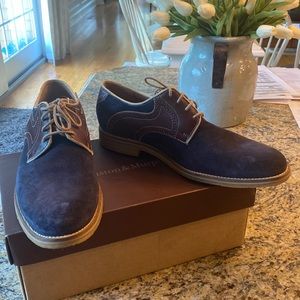 Johnston & Murphy Men’s saddle shoe